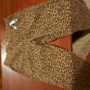 Time and tru leopard 🐆 print jeans